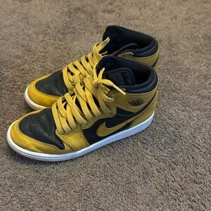 Nike Jordan Boys High Top Sneakers